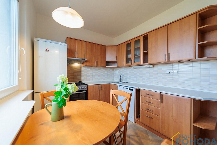 Prodej bytu 2 + 1 s krásným výhledem ve Vysokém Mýtě