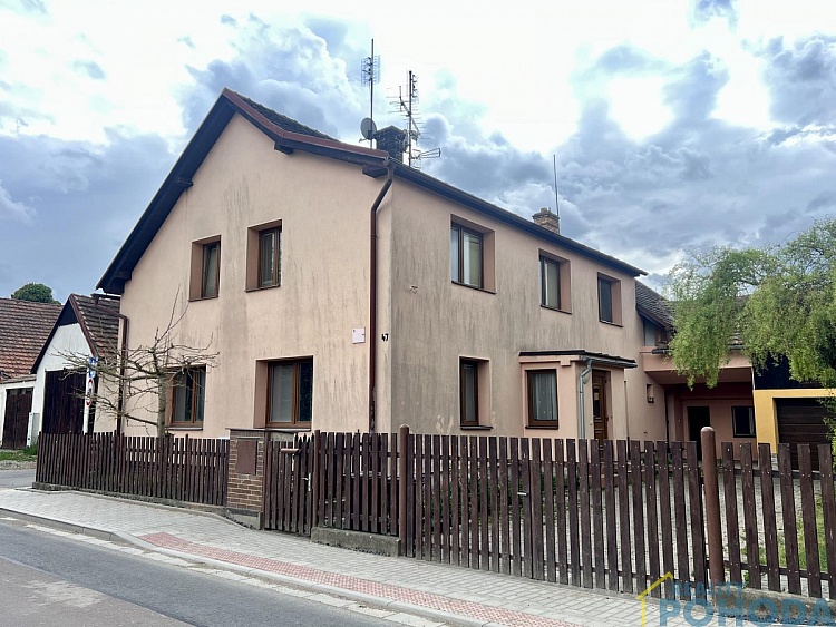 Pronájem bytu 2+kk s příslušenstvím, v rodinném domě, Hrušová u Vysokého Mýta